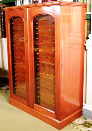 Specimen cabinet