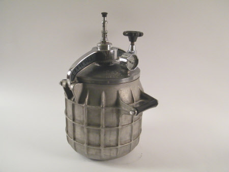 Pressure cooker