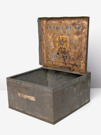 Biscuit tin