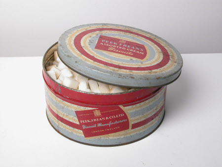 Biscuit tin