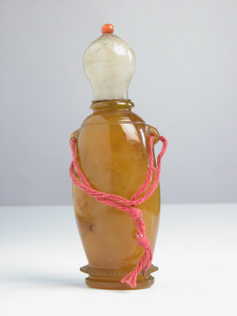 Snuff bottle