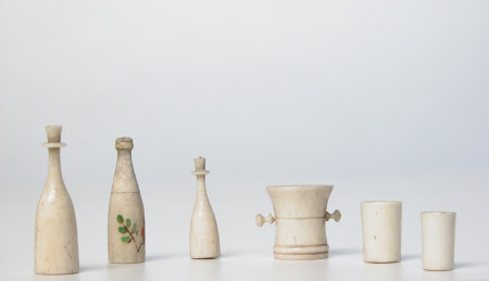 Miniature wine bottle
