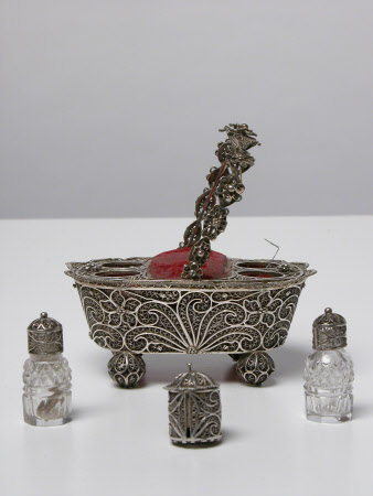 Miniature basket