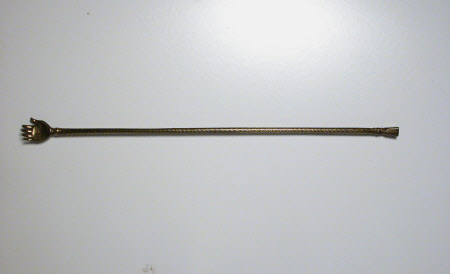 Back scratcher