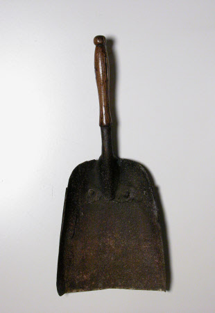 Ash shovel