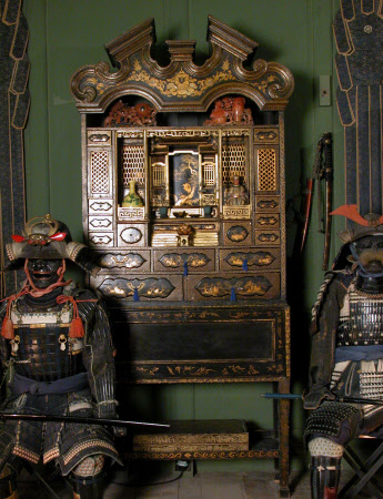 Shrine cabinet