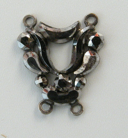 Buckle end