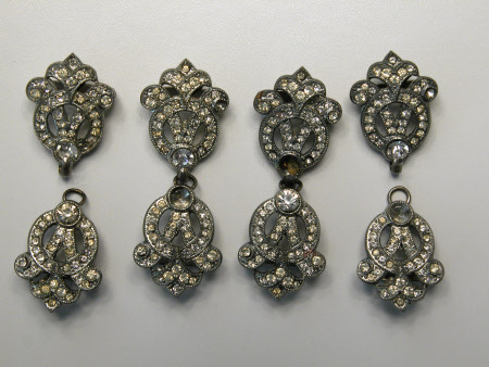 Dress buckle