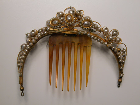 Tiara comb