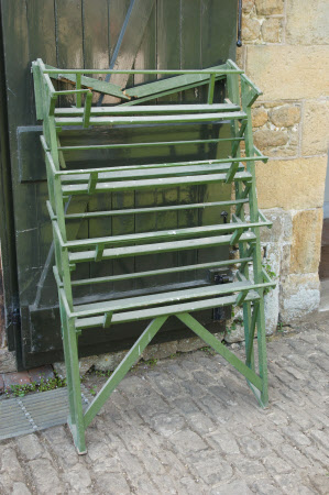 Jardiniere stand