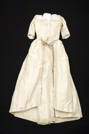 Girl's open robe 1348718 | National Trust Collections