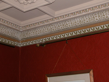 Picture rail