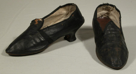 Shoe 1348841.1 | National Trust Collections