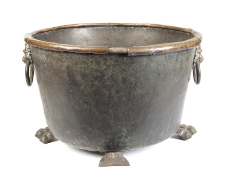 Log cauldron