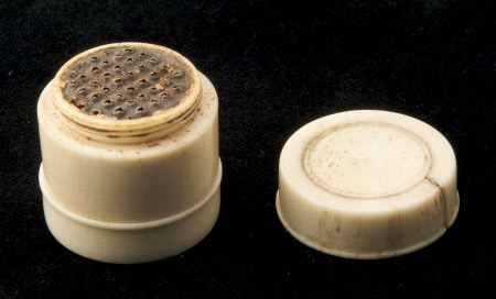 Nutmeg grater