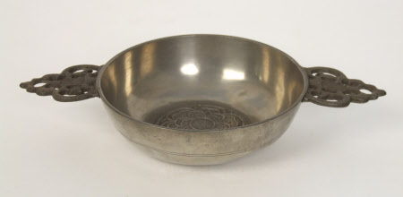 Porringer dish
