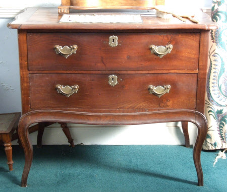 Chest of drawers