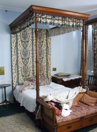 Bedstead
