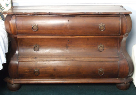 Chest of drawers