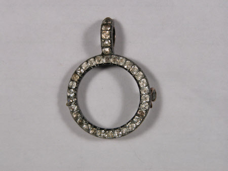 Mourning pendant