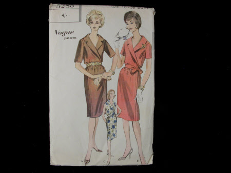Vogue - No.5285 - Dress, concealed front pocket, wrap over style