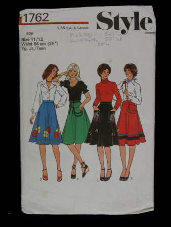 Style - No.1762 - Set of skirts and bag - jnr/teen.