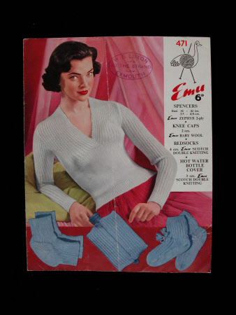 Emu - No.471 - Kneecaps, bedsocks and hot water bottle cover