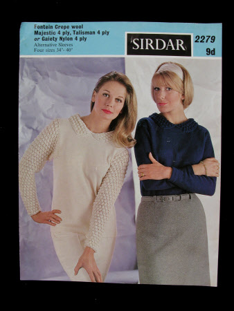 Sirdar - No.2279 - Ladies 4 ply sweater