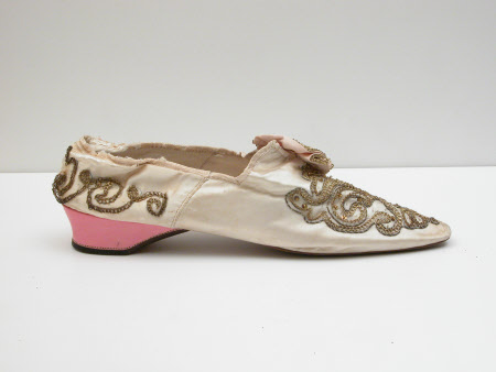 Shoe