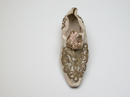 Killerton Fashion Collection © National Trust / Sophia Farley and Renée Harvey