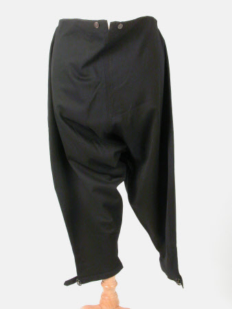 Man's knee breeches