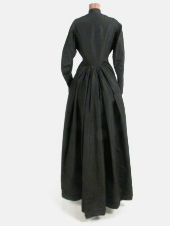 Gown 1367228 | National Trust Collections