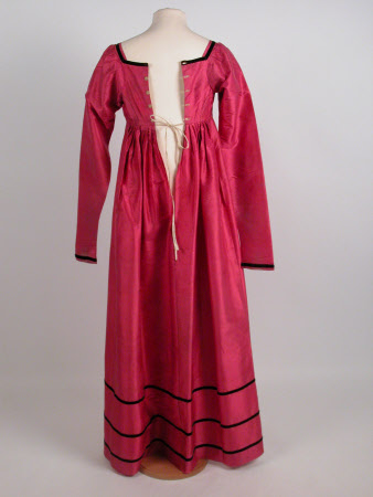 Dress 1360753.1 | National Trust Collections