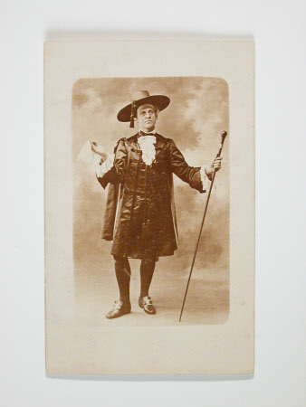 Unknown gentleman dressed in 18th century fancy costume: 23.12.1904