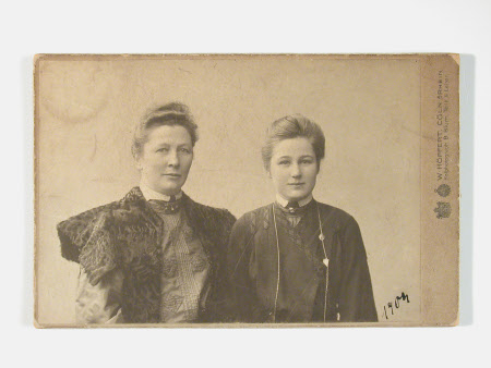 Baroness Nagel and Yanka, 1904