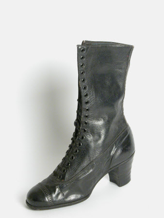 Killerton Fashion Collection © National Trust / Sophia Farley and Renée Harvey