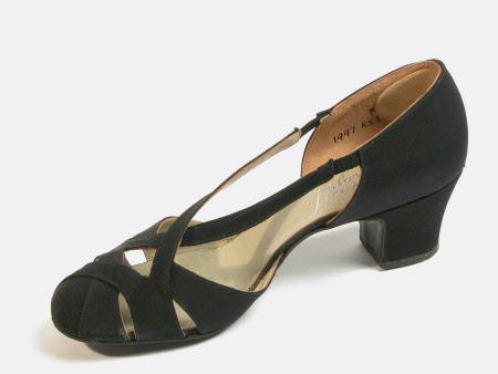 Lady's evening shoe