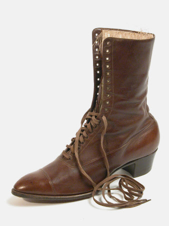 Lady's skating boot
