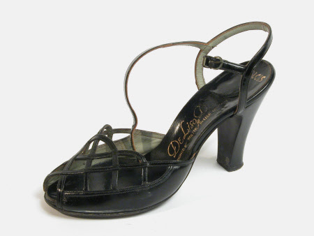 Lady's shoe