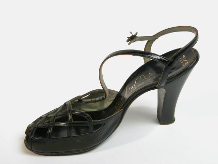 Lady's shoe