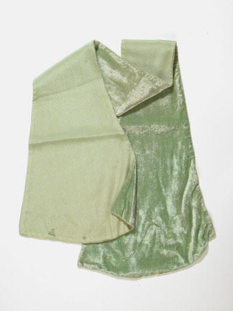 Lady's cravat