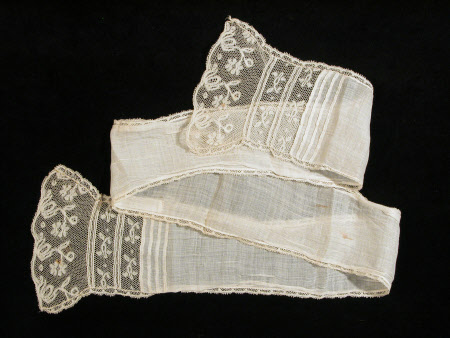 Lady's cravat