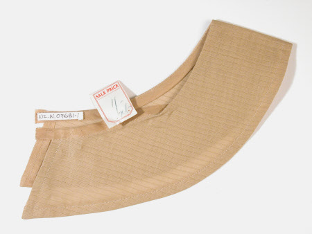 Maid's collar