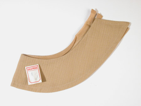 Maid's collar