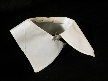 Nurse's collar