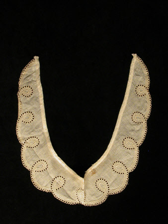 Maid's collar