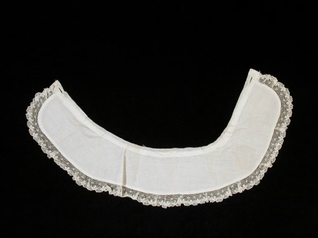 Maid's collar