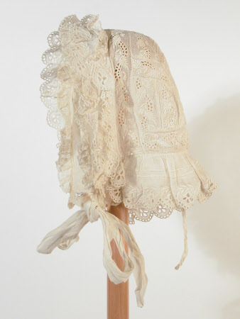 Girl's bonnet