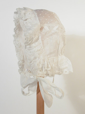 Girl's bonnet