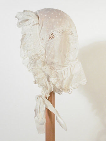 Girl's bonnet